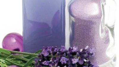 Dökülen kaşlara lavanta