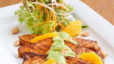 Miso soslu somon dilimleri