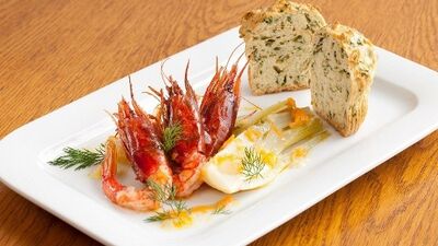 Zeytinyağlı rezene ve kızarmış karidesler