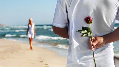 Erkekler daha çabuk âşık oluyor!