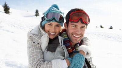 Sevgilinizi erkek arkadaşıyla tatile gönderir misiniz?