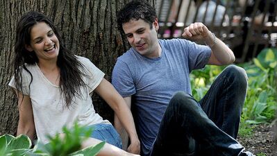 Yeni ilişkisinde çok mutlu!