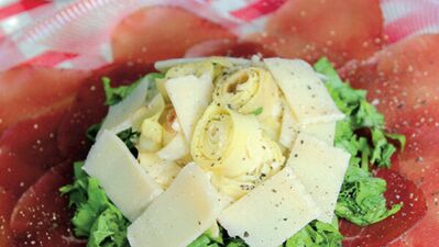 Rokalı ve enginar kalpli bresaola...