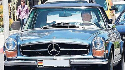 Travolta'nın klasik aşkı!