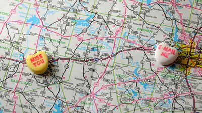 Uzun mesafeli ilişkilerde kaçınılmaz sorular!