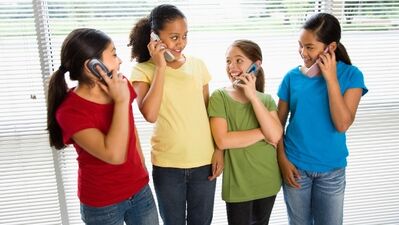 Cep telefonu ve çocuklar...