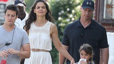 Tarikat Holmes'u izliyor...