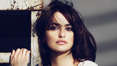 Penelope Cruz içinize bakıyor!