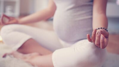 Hamileler için yoga ve anne-bebek nefes çalışması