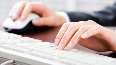 Tenisçi dirseği "mouse" tutan elleri vuruyor!