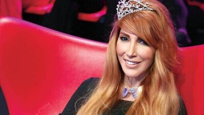 Hande Yener Diyor ki: "Tekrar etmek beni yaşlandırıyor"