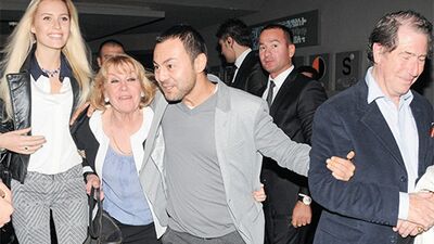 Serdar Ortaç dedeyle nineyi diskoya götürdü