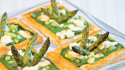 Keçi peynirli kuşkonmazlı milföy