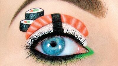 Göz kapağında harikalar yarattı