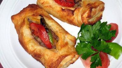 Kıymalı karnıyarık böreği