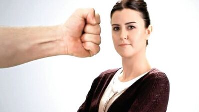 "Erkeksen öfkeni yen!"