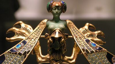 Broşlarla şıklık