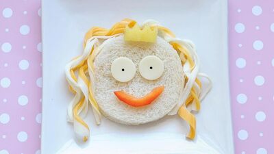 Çocuğunuza yemek yedirmenin 135 yolu