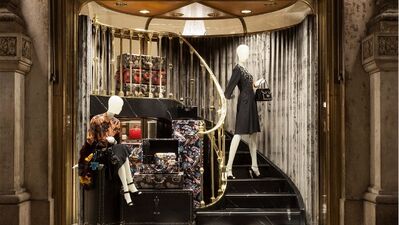 Prada tasarım vitrinleri