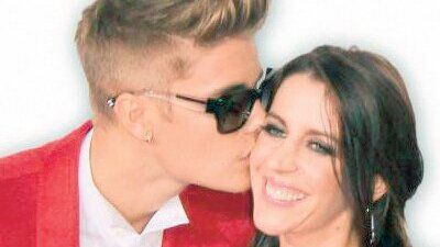 Justin, annesine sevgili arıyor