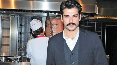 Burak Özçivit artık döner de yapacak