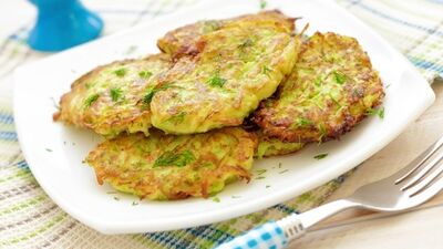 Okurun Mutfağından: Mayalı kabak mücver