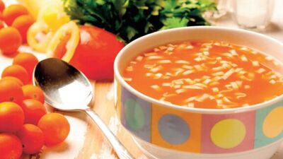 Makarnalı domates çorbası