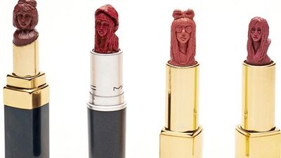 Ünlülerin rujdan heykelleri