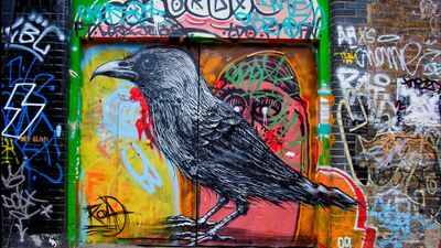 Duvarları hayvanlarla süsleyen Roa...