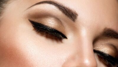 Genç gösteren kaşlar için bunları yapın!