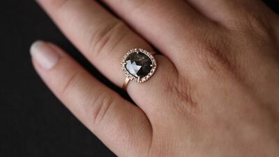 Kadınların yeni gözdesi: Siyah pırlanta