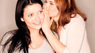 Dedikodu yapmak insanı daha mı mutlu ediyor?