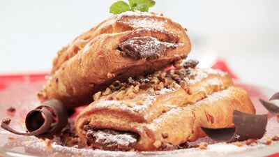 Okurun mutfağından: Çikolatalı milföy böreği