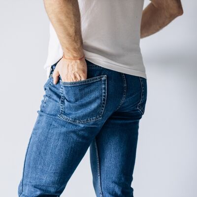 Erkeklerin fark etmeden yaptığı 13 çekici şey