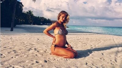 Karnı burnunda Rosie