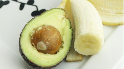 Mutluluğun formülü çok açık: Muz ve avokado!