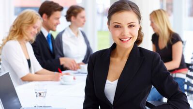 Gelişen sektörlerde kadın yöneticilere yer yok!