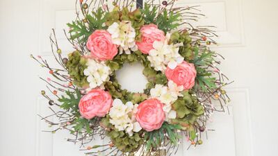 Baharın gelişini müjdeleyen kapı süsleri