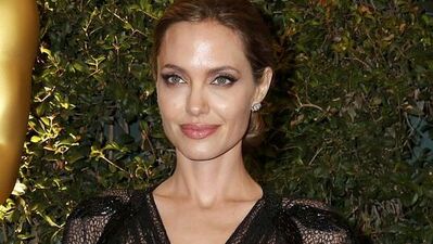 Angelina Jolie: Yoga bana iyi geldi!
