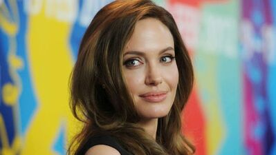 800 kadın Angelina'ya özendi