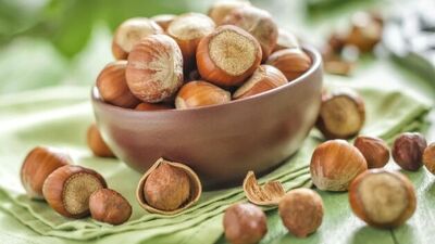 Kaş dökülmesini fındıkla çözün