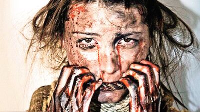 Kâinat güzeli şiddete karşı 'çirkinleşti'