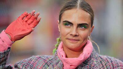 Cara Delevingne: Paparazziler yasaklanmalı