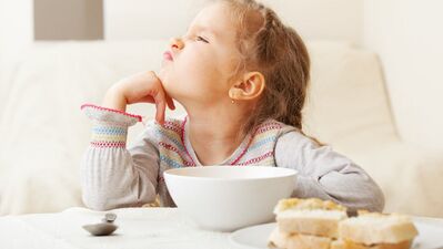 Yemek yemeyen çocuğu saplantı yapmayın!