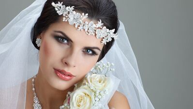 Gelinlerin saç ve makyajı nasıl olmalı?