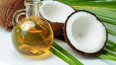 İpek gibi bir cilt için hindistancevizi yağı