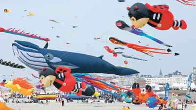 Fransa'da uçurtma festivali