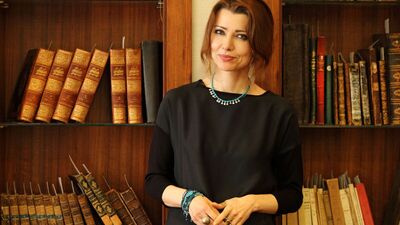 Elif Şafak: "Öfkesiz siyasi dili kadınlar yaratabilir"