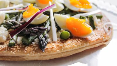 Kuşkonmazlı milföy pizza