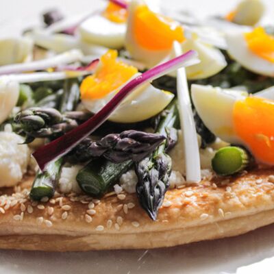 Kuşkonmazlı milföy pizza